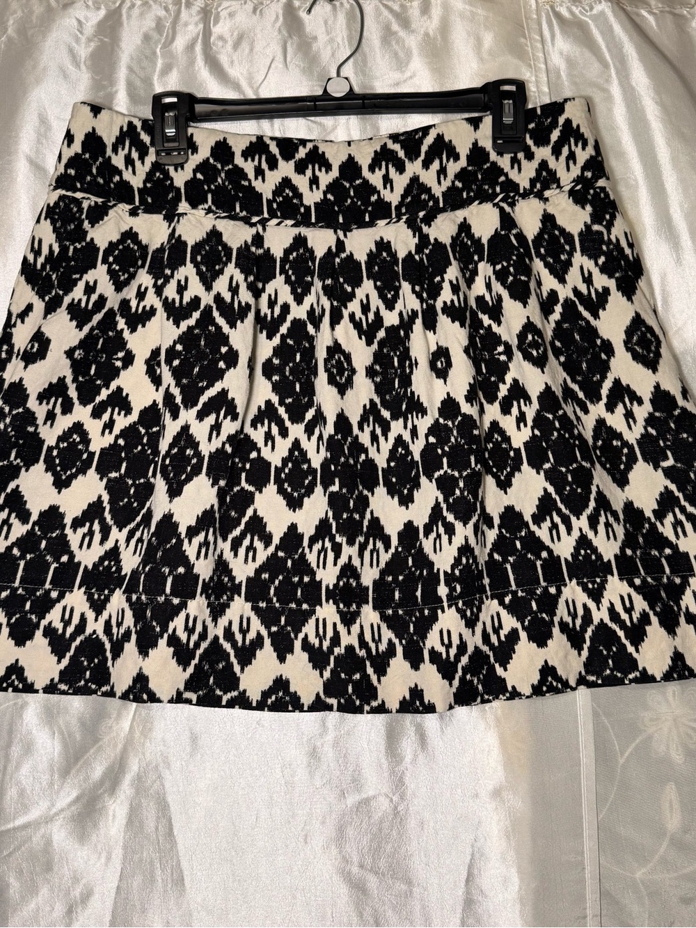 Loft Skirt Women's Mini Skirt Beige/Black Size 12 Back Zipper
